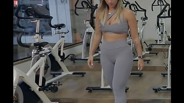 ទេពធីតា​ដ៏​ត្រេកត្រអាល​ Amber Sym បង្ហាញ​សុដន់​របស់​នាង
