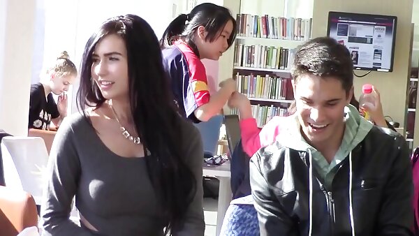 គូស្នេហ៍ដ៏ក្តៅគគុក Alexis Adams ចូលចិត្តជិះ និងបឺតជញ្ជក់ទឹកកាម